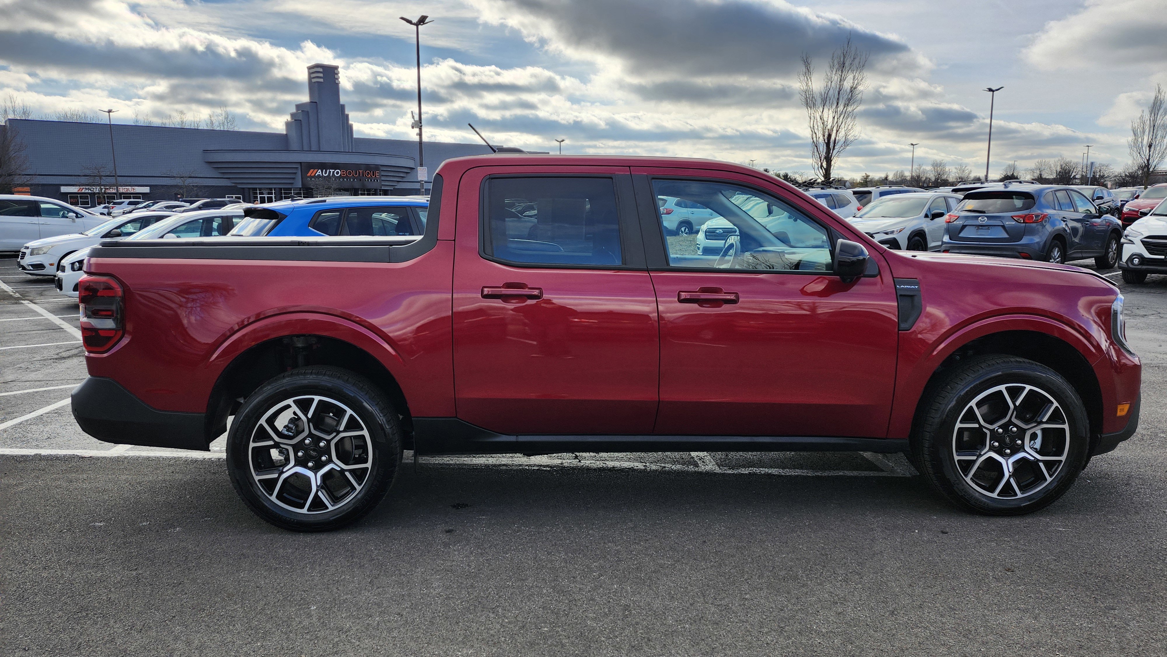 Used 2025 Ford Maverick Lariat w/ 4K Tow Package image 17