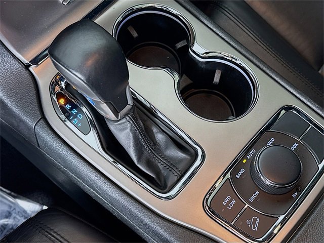 Used 2021 Jeep Grand Cherokee Limited w/ Sun & Sound Group image 17