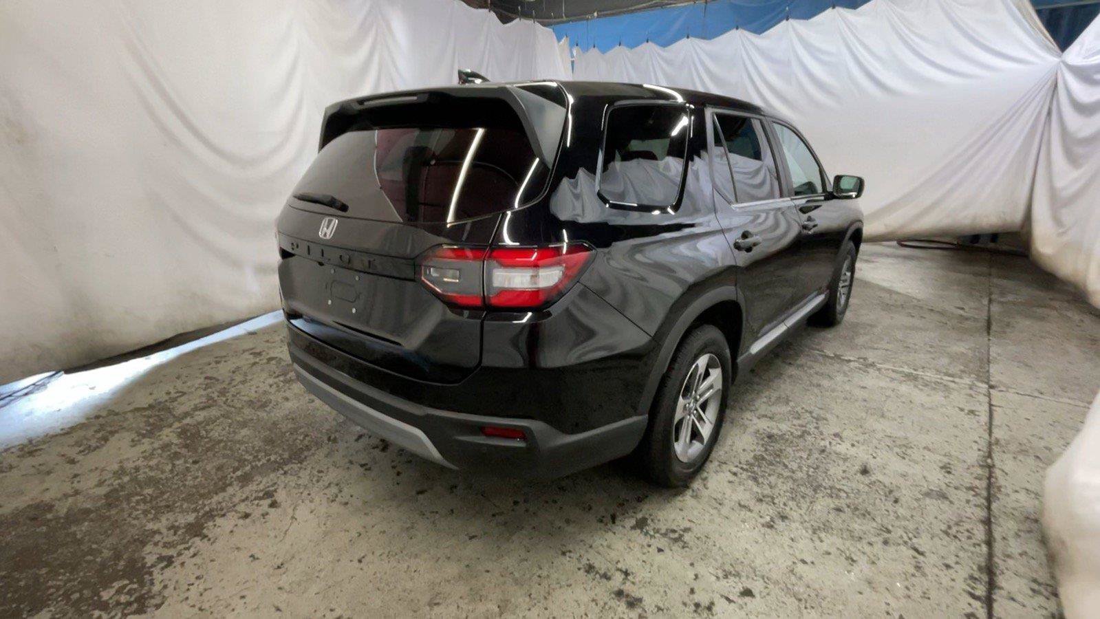 Certified 2025 Honda Pilot EX-L image 6