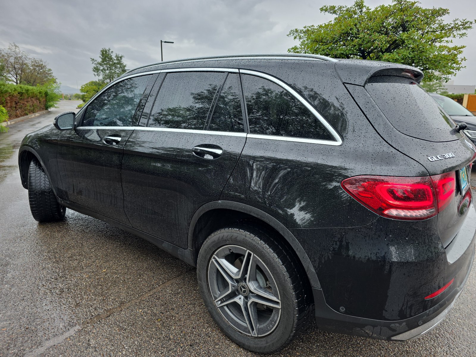 Used 2021 Mercedes-Benz GLC 300 4MATIC image 4