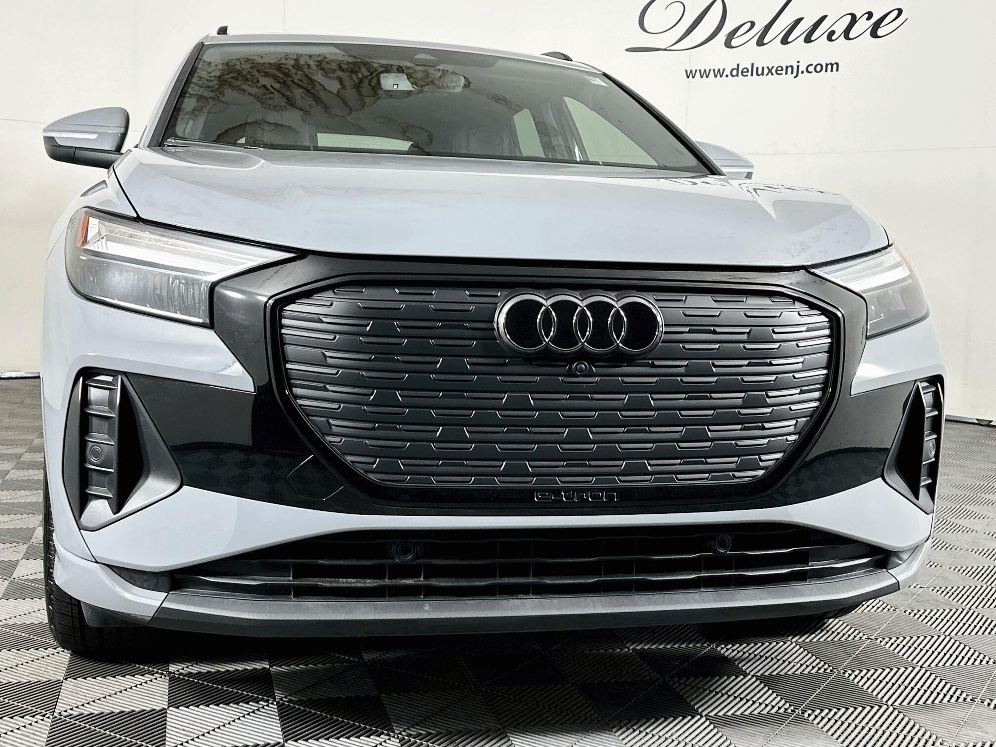 Used 2025 Audi Q4 e-tron Premium Plus w/ Premium Plus RWD image 30