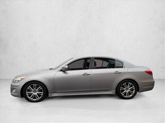Used 2012 Hyundai Genesis 4.6 RWD image 2