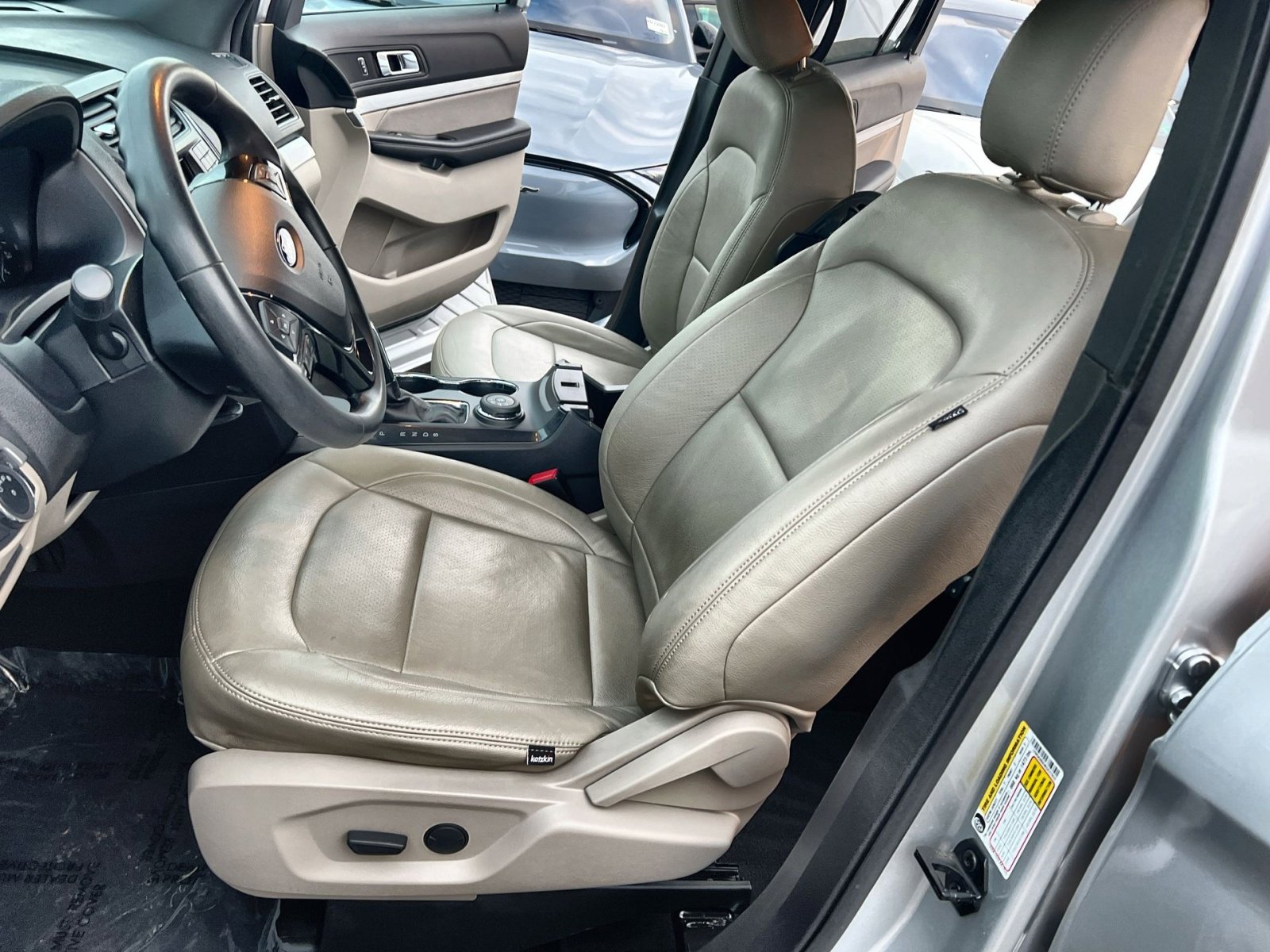 Certified 2019 Ford Explorer 4WD w/ Class III Trailer Tow Package image 13