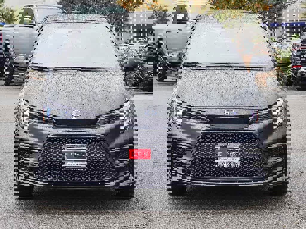 Used 2025 Toyota Corolla SE image 2