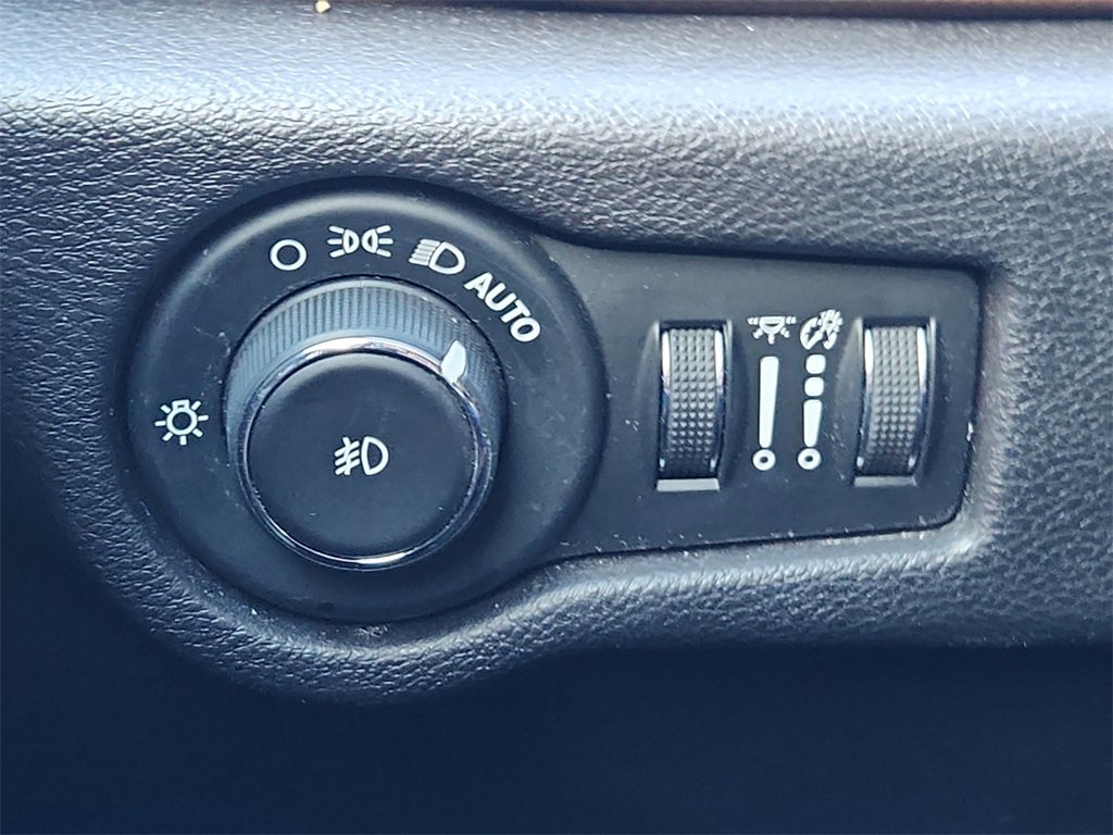 Used 2020 Chrysler Pacifica Limited w/ Advanced Safetytec Group image 21