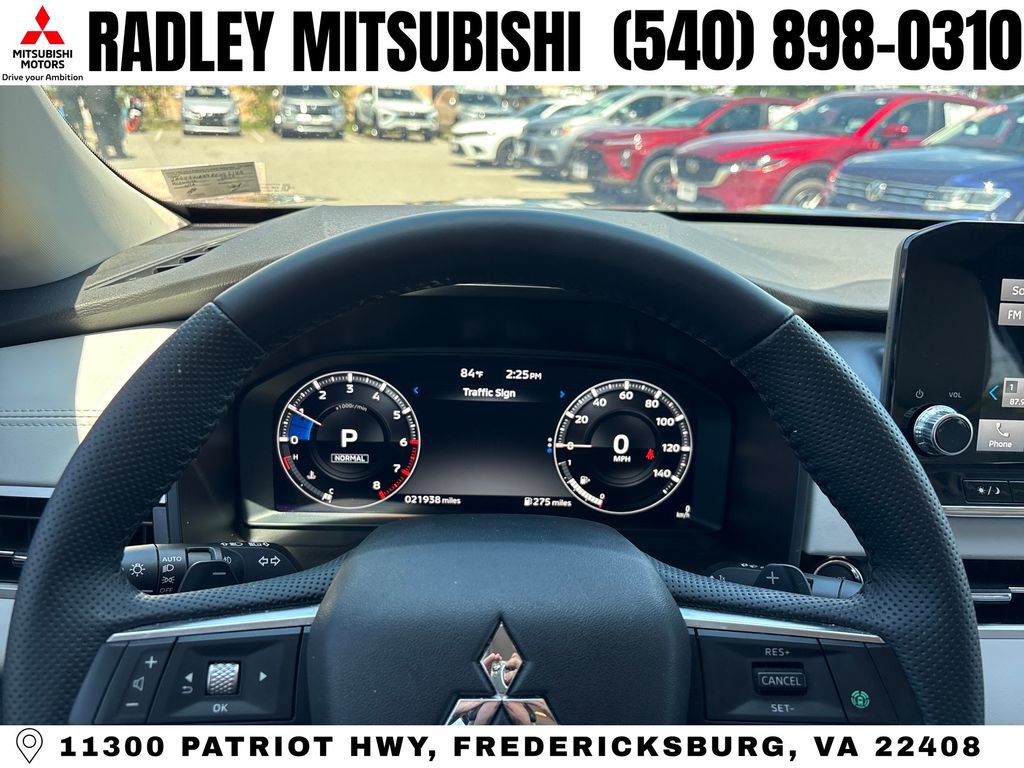 Used 2024 Mitsubishi Outlander SEL AWD/4WD image 6