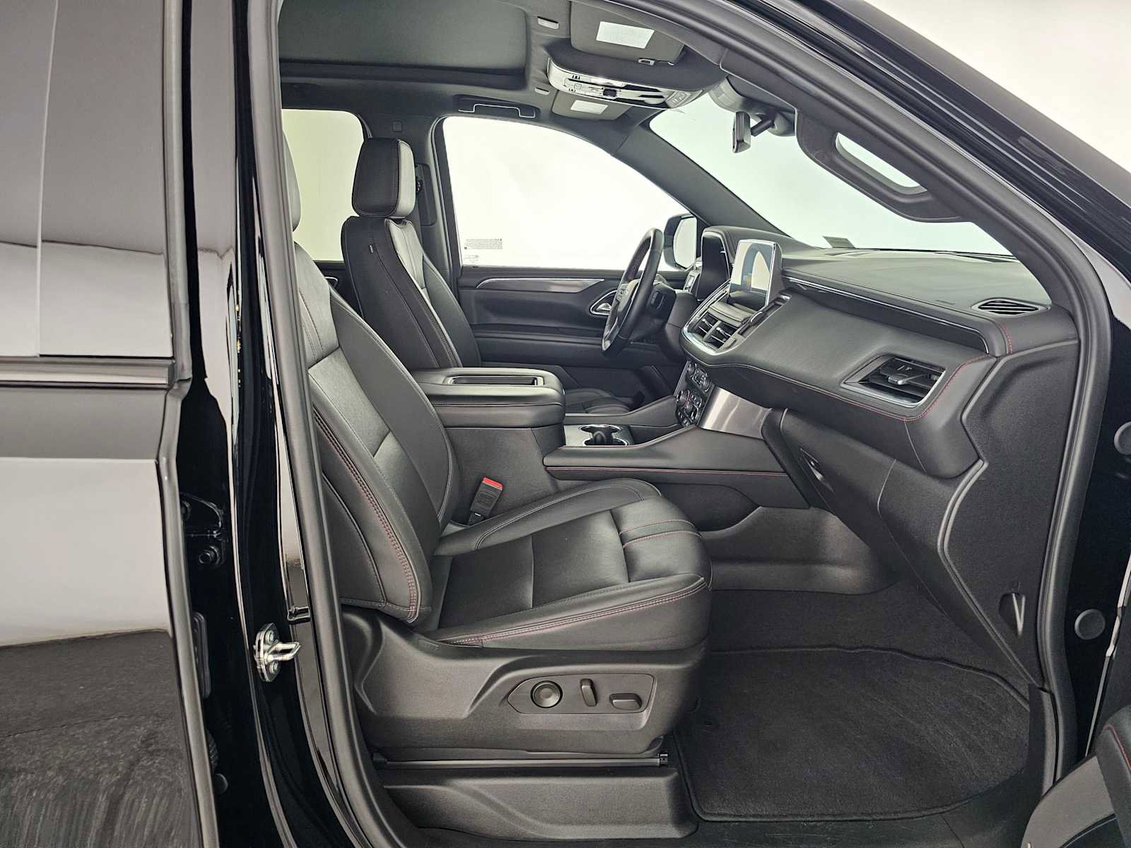 Used 2024 Chevrolet Suburban RST w/ Luxury Package image 10