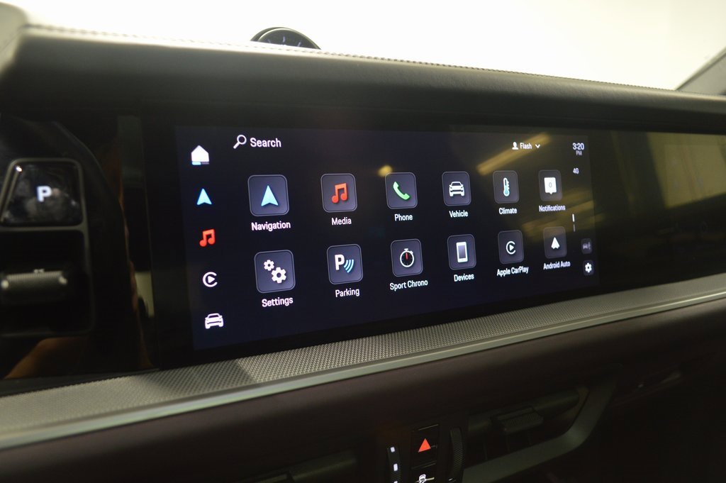 Certified 2025 Porsche Cayenne Coupe image 27