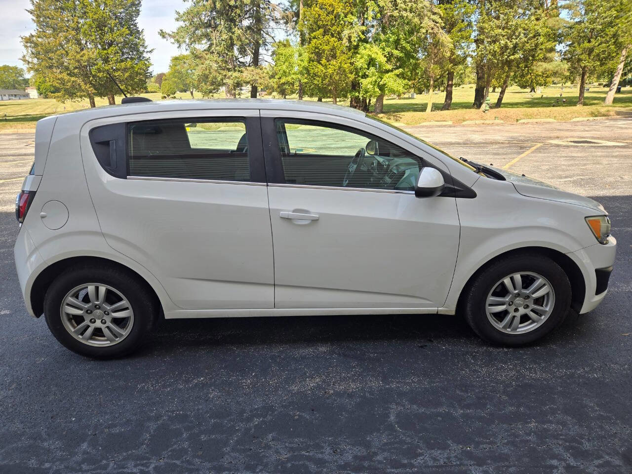 Used 2015 Chevrolet Sonic LT image 12
