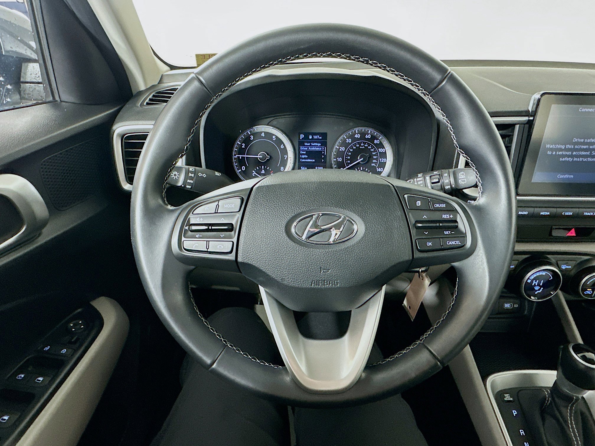 Used 2022 Hyundai Venue SEL image 11