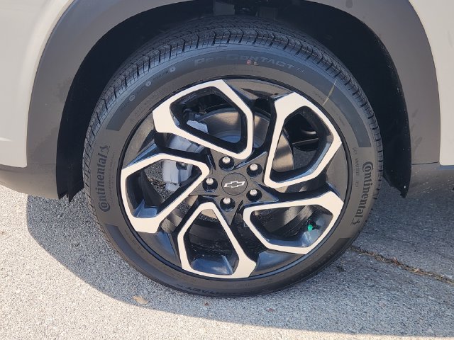 New 2026 Chevrolet Trax RS w/ Sunroof Package FWD image 13