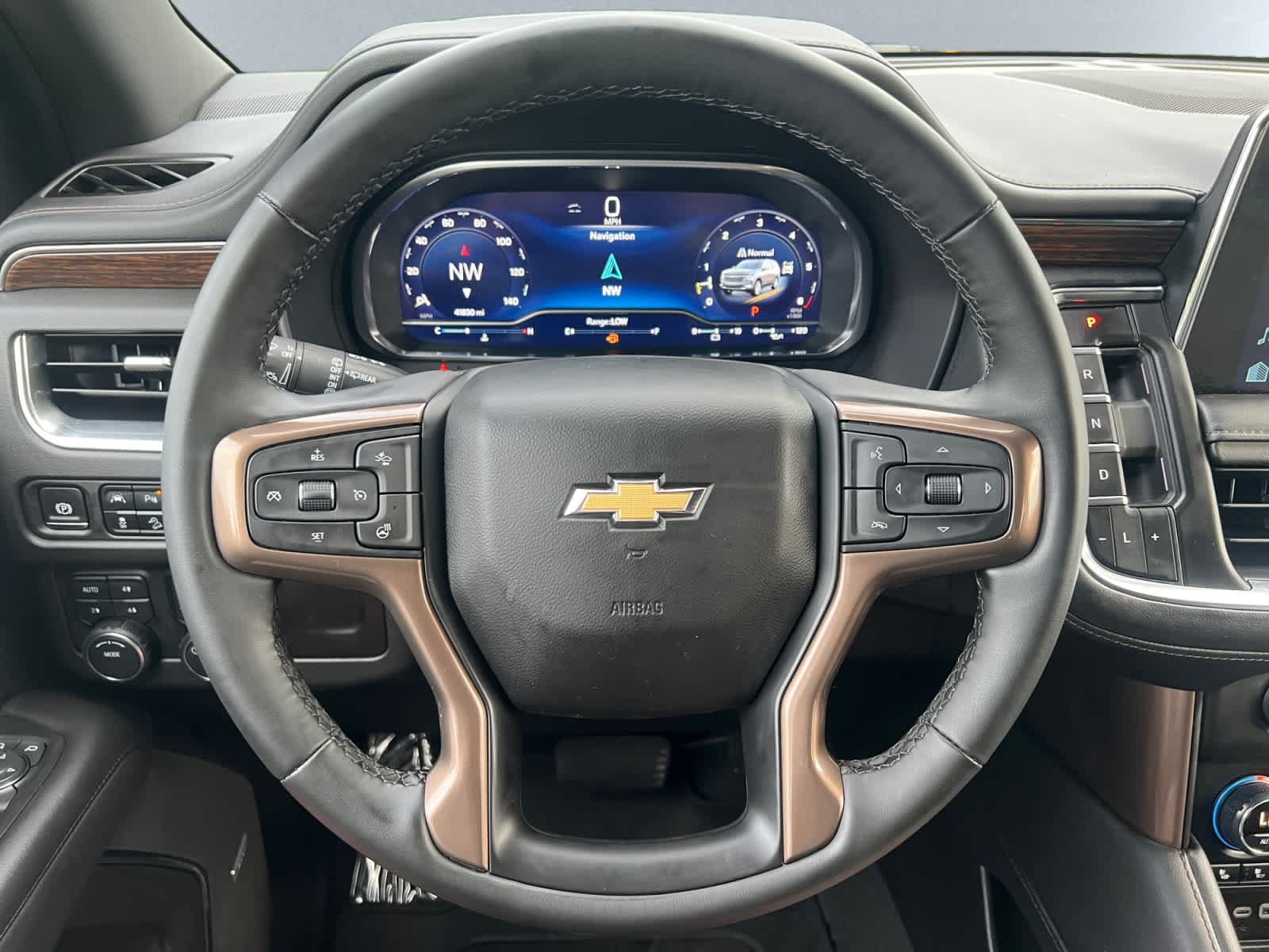 Used 2024 Chevrolet Tahoe High Country AWD/4WD image 16