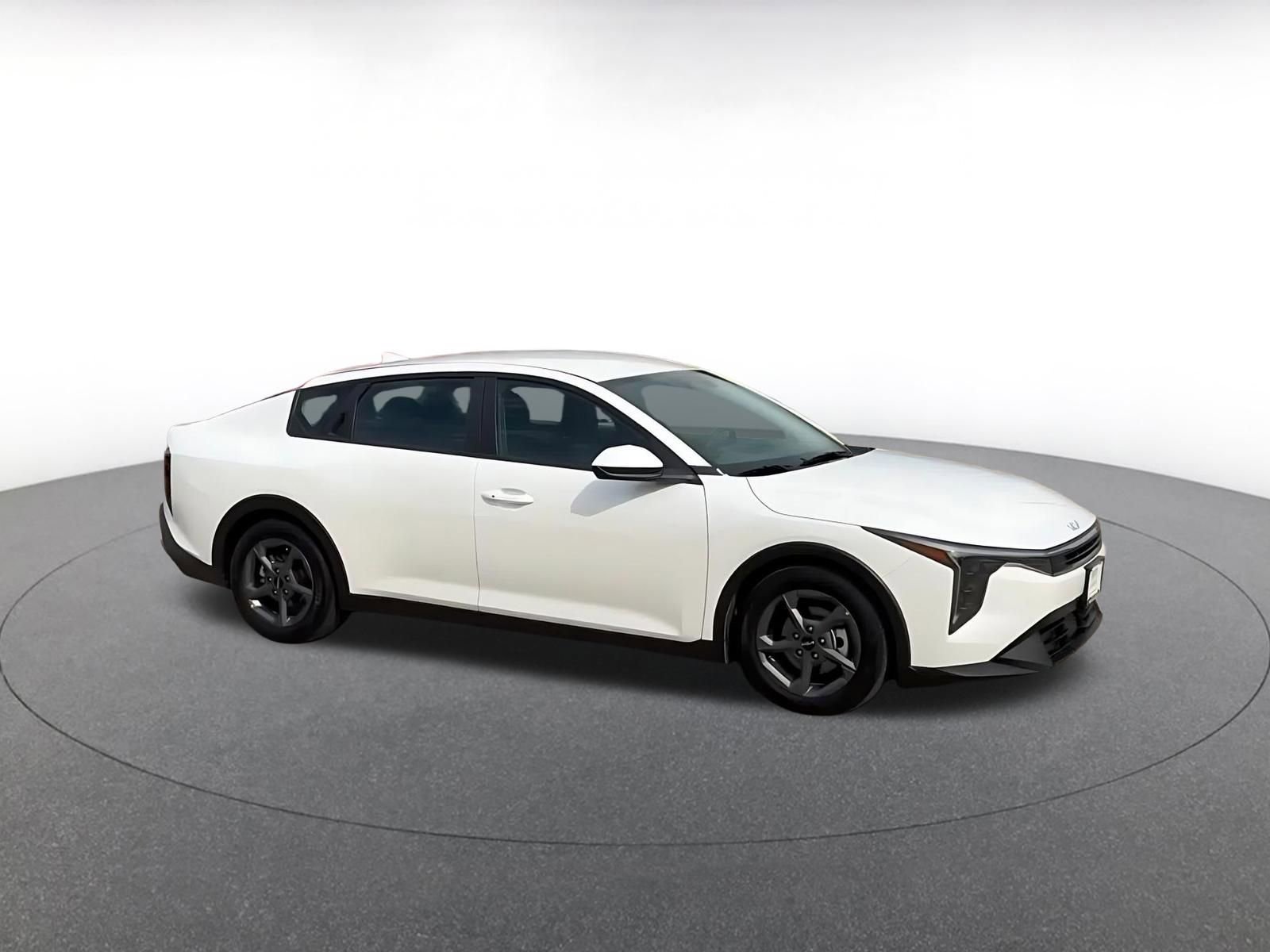 Used 2025 Kia K4 LXS video 2