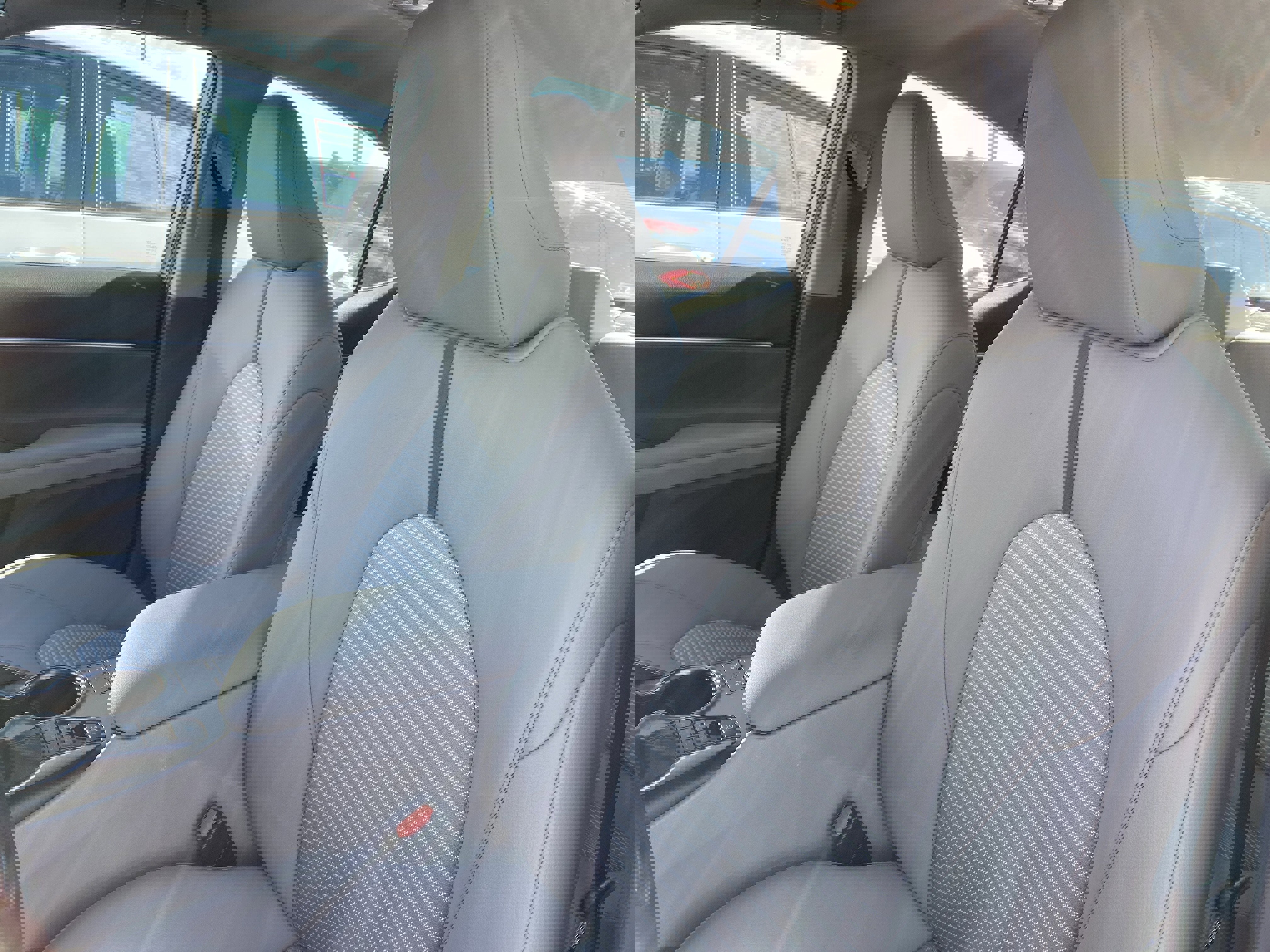 Used 2024 Toyota Camry SE image 10