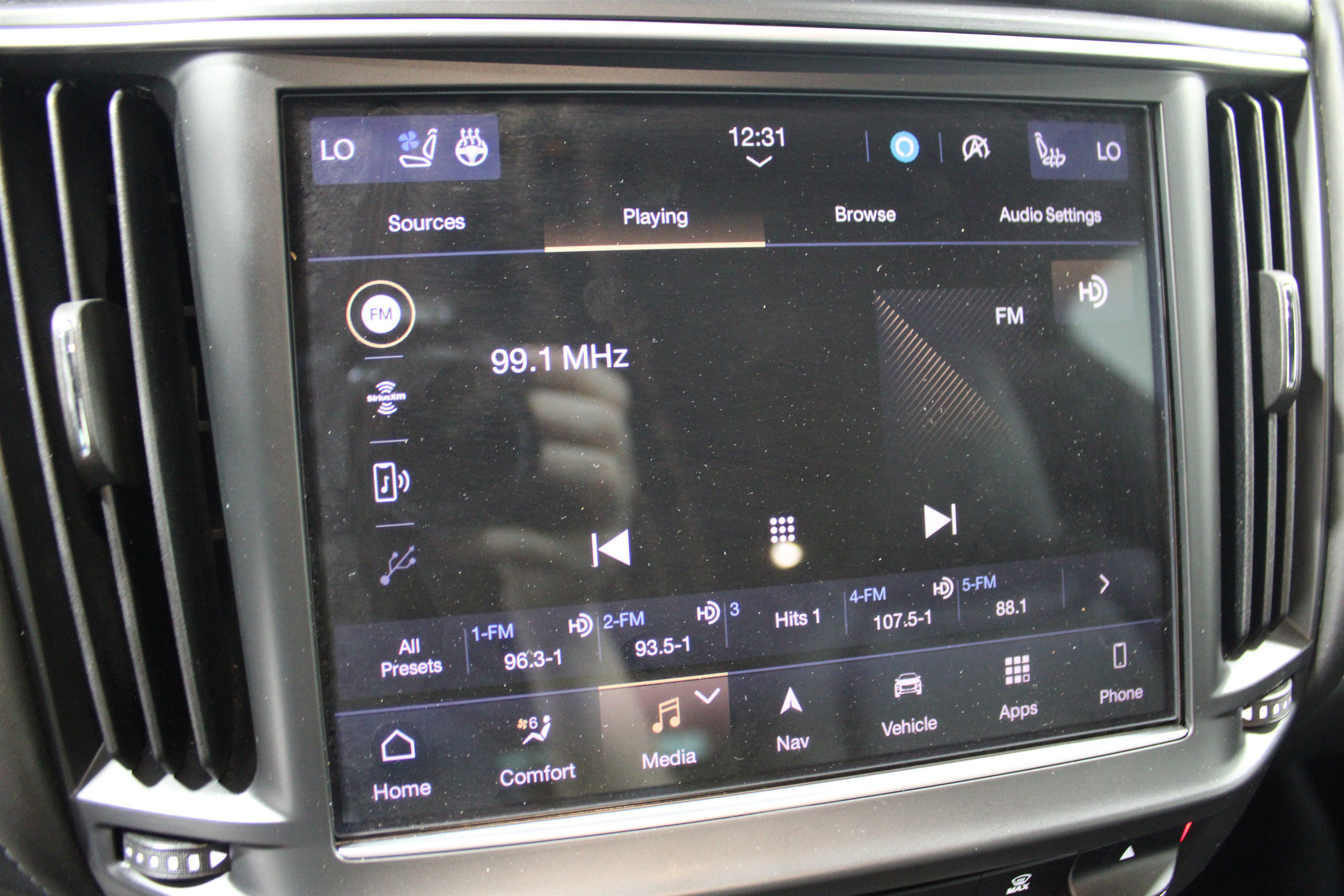Used 2023 Maserati Levante Modena AWD/4WD image 13