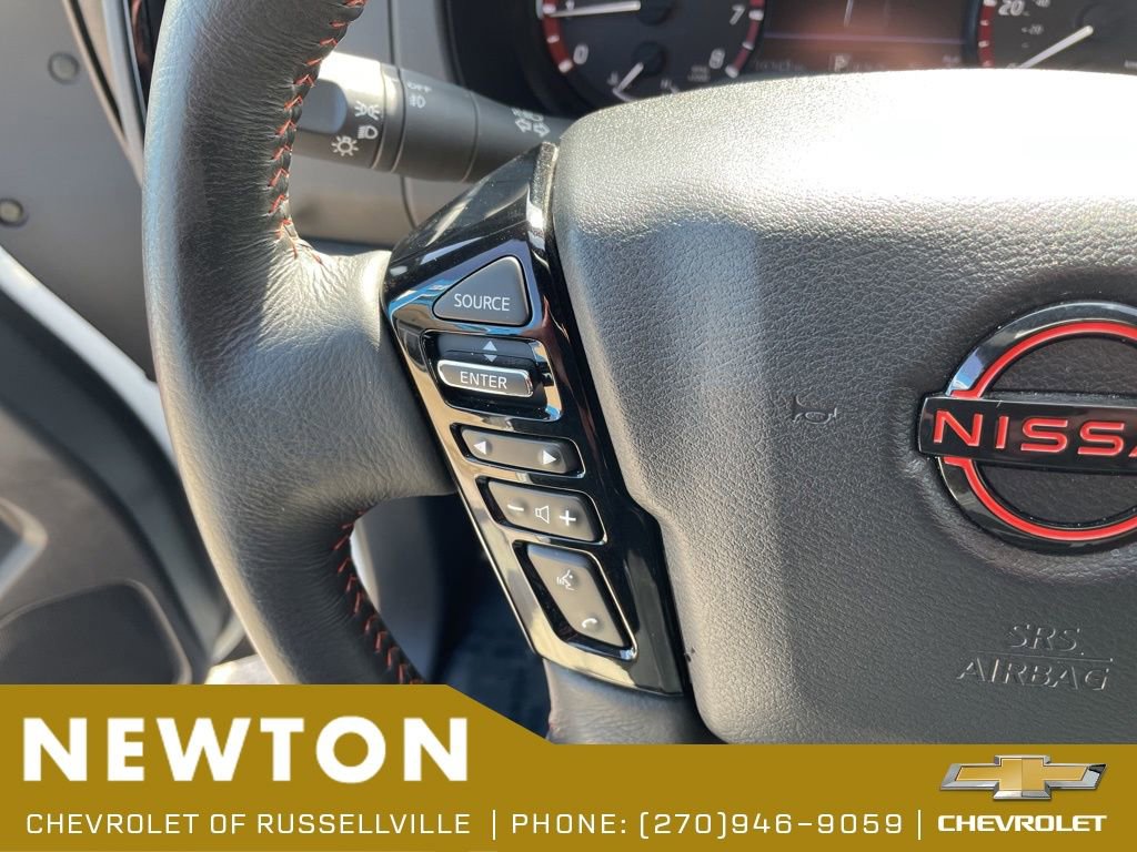Used 2025 Nissan Frontier PRO-4X AWD/4WD image 13