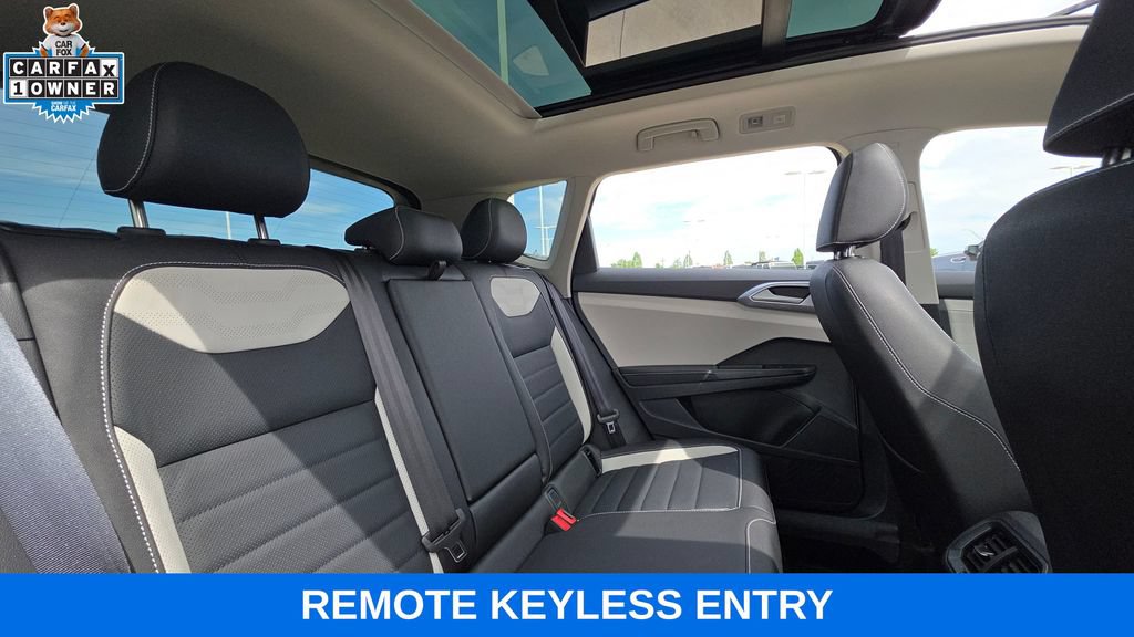 Used 2025 Volkswagen Taos SEL AWD/4WD image 14