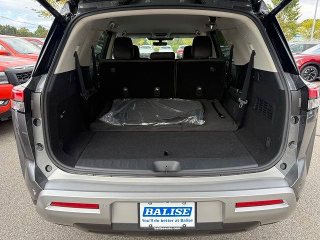 New 2025 Nissan Pathfinder SL w/ Black Appearance Package image 10