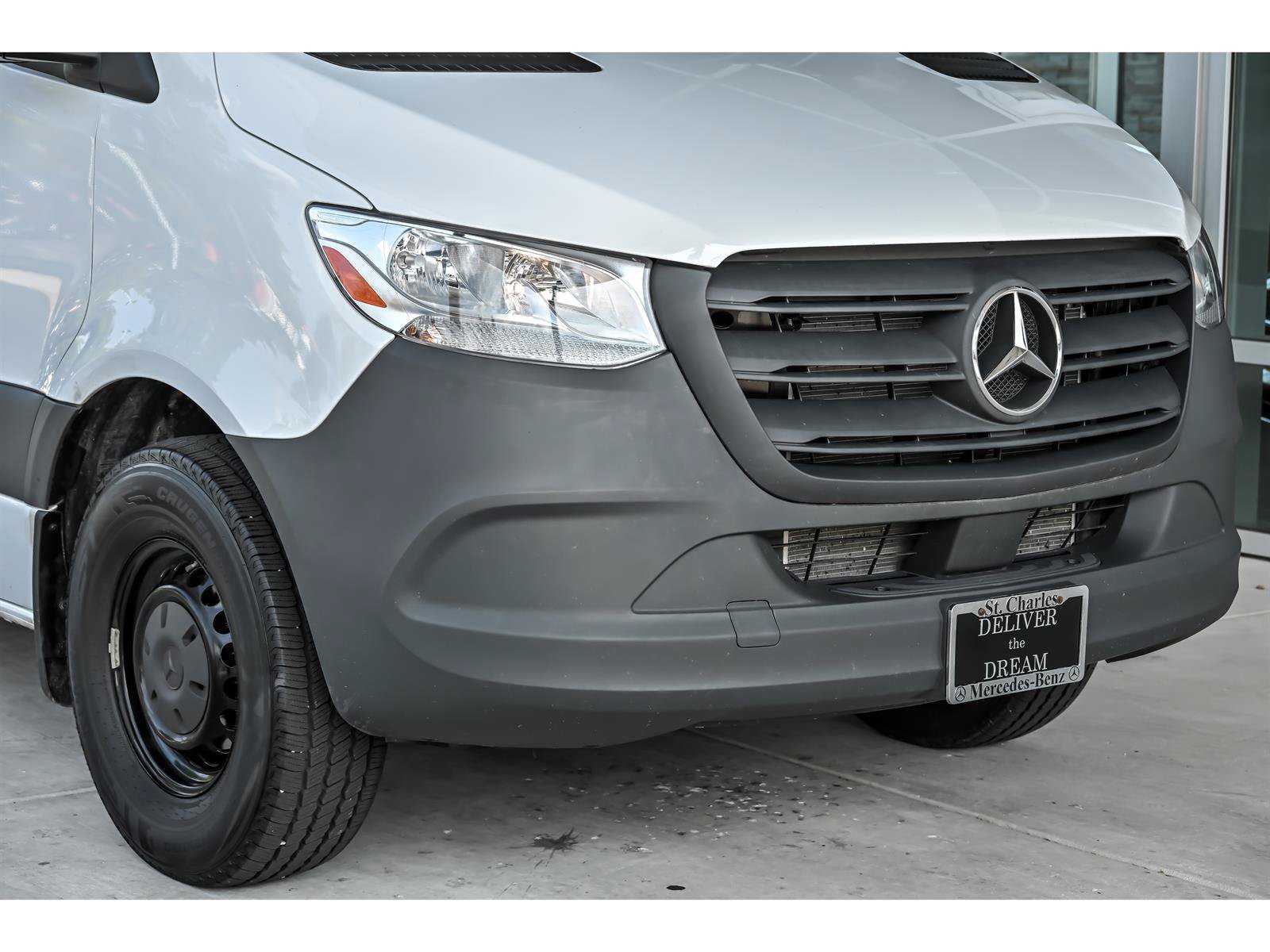 Used 2025 Mercedes-Benz Sprinter 2500 image 2