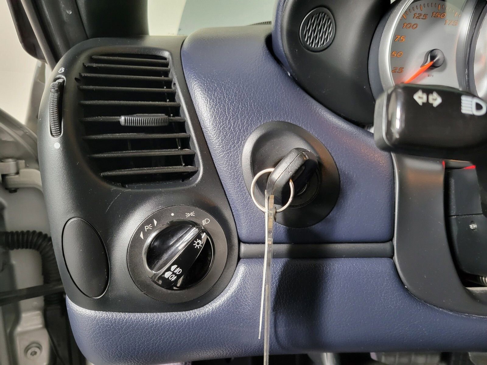 Used 2000 Porsche Boxster S image 22