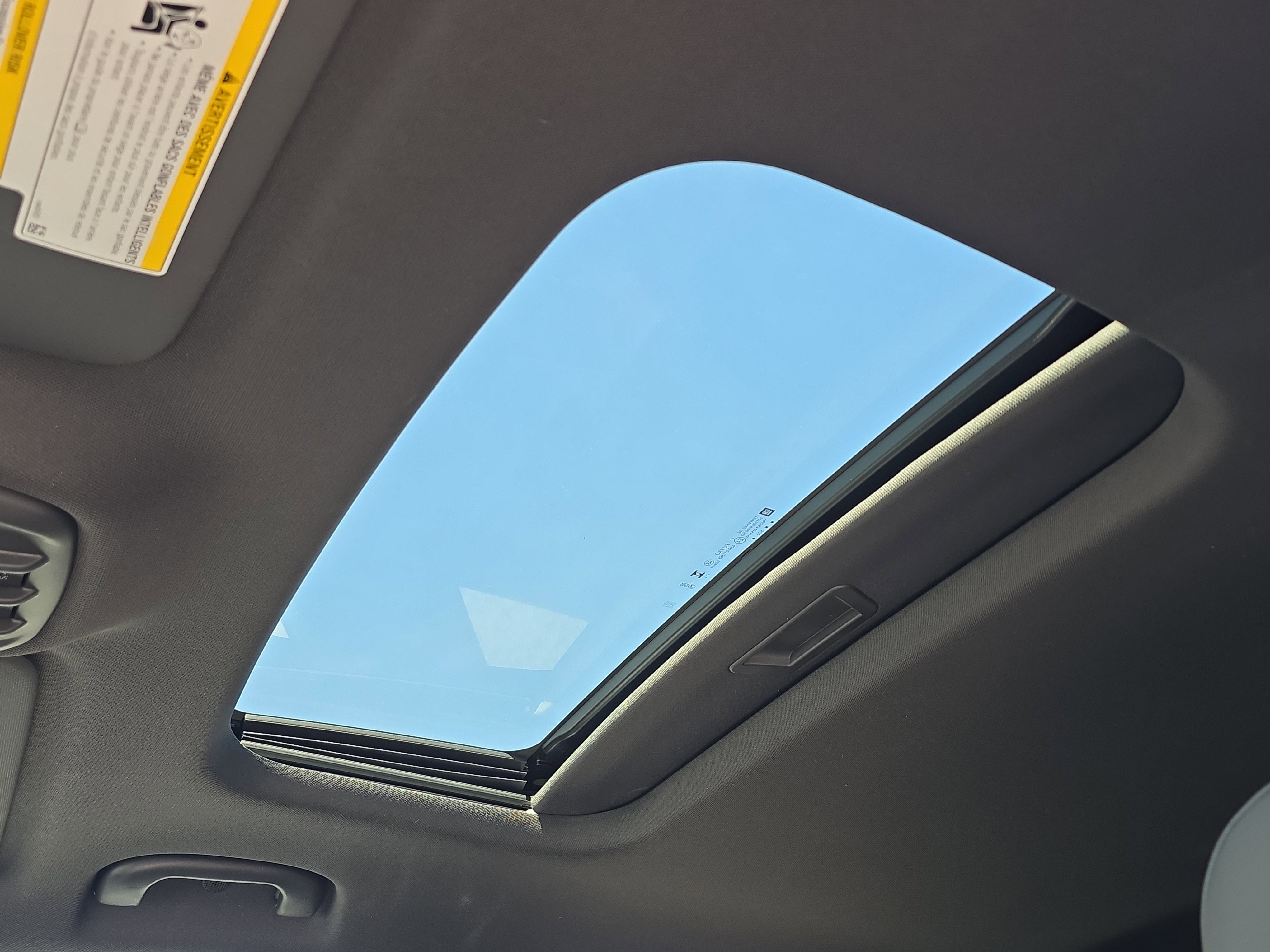 Used 2024 Chevrolet Trax RS w/ Sunroof Package image 29