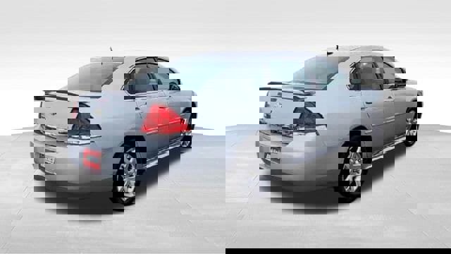 Used 2011 Chevrolet Impala LT w/ Luxury Edition Package image 8