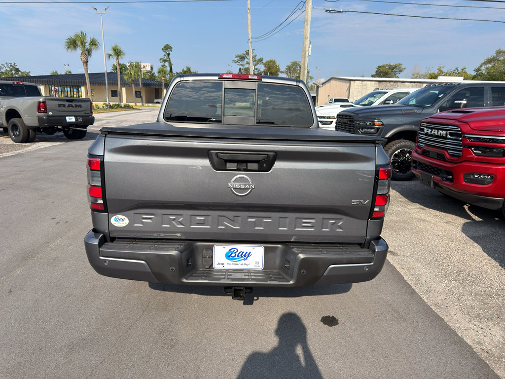 Used 2022 Nissan Frontier SV w/ SV Premium Package RWD image 3