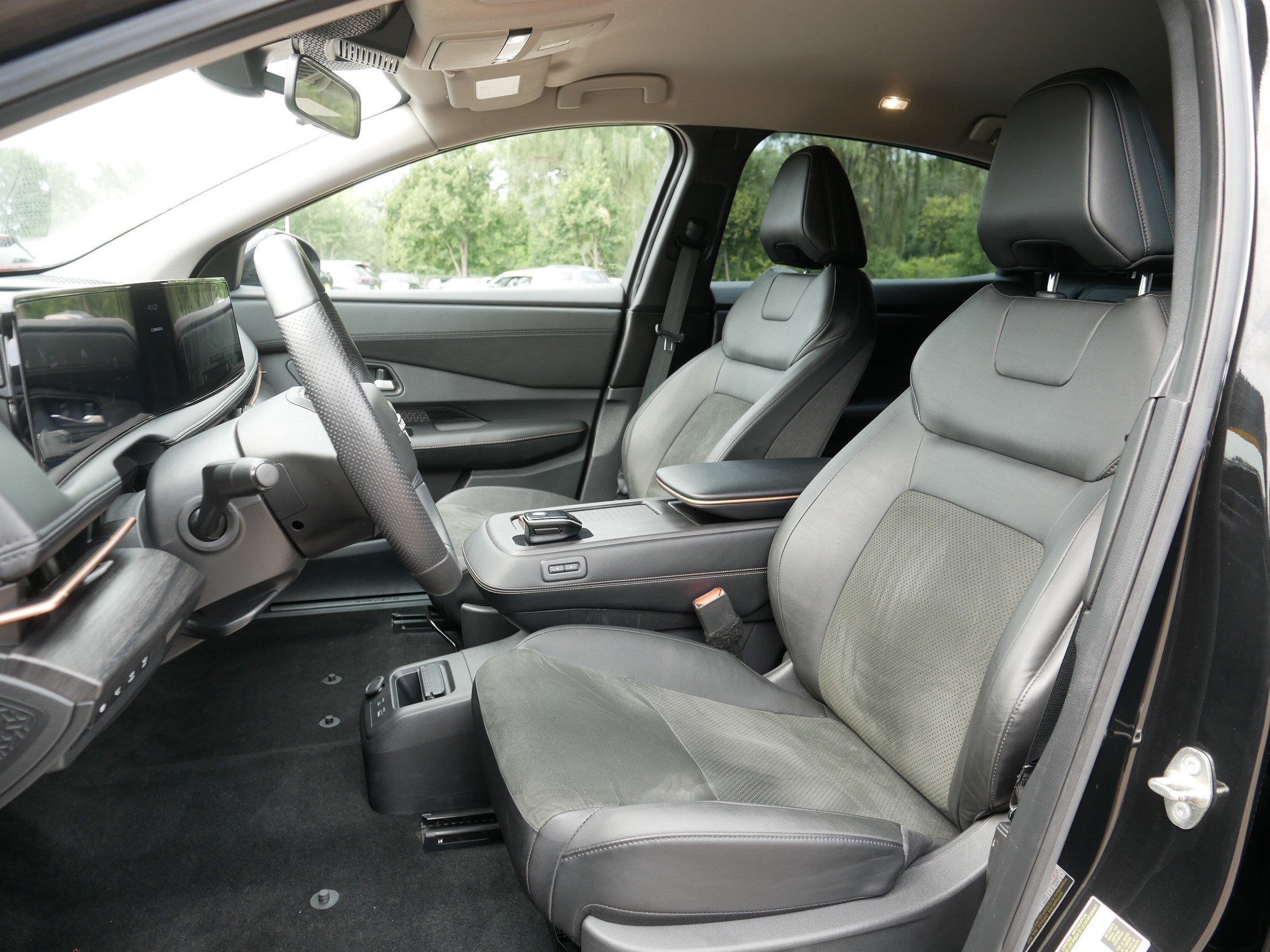 Certified 2024 Nissan Ariya AWD image 34