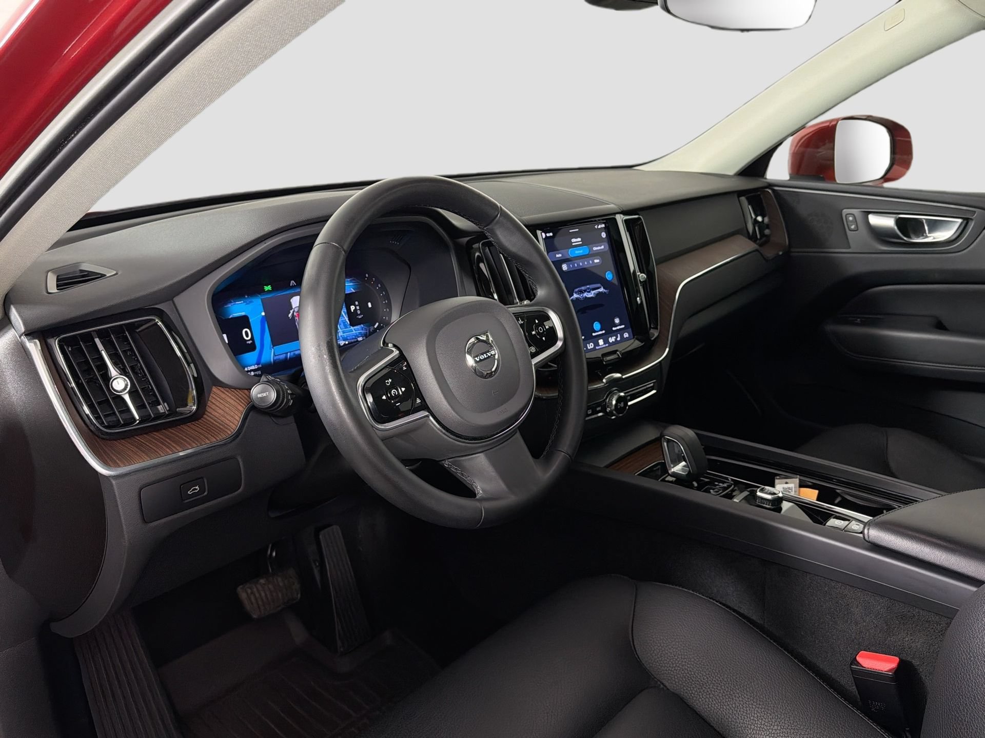 Certified 2023 Volvo XC60 B5 Plus w/ Protection Package Premier FWD image 10