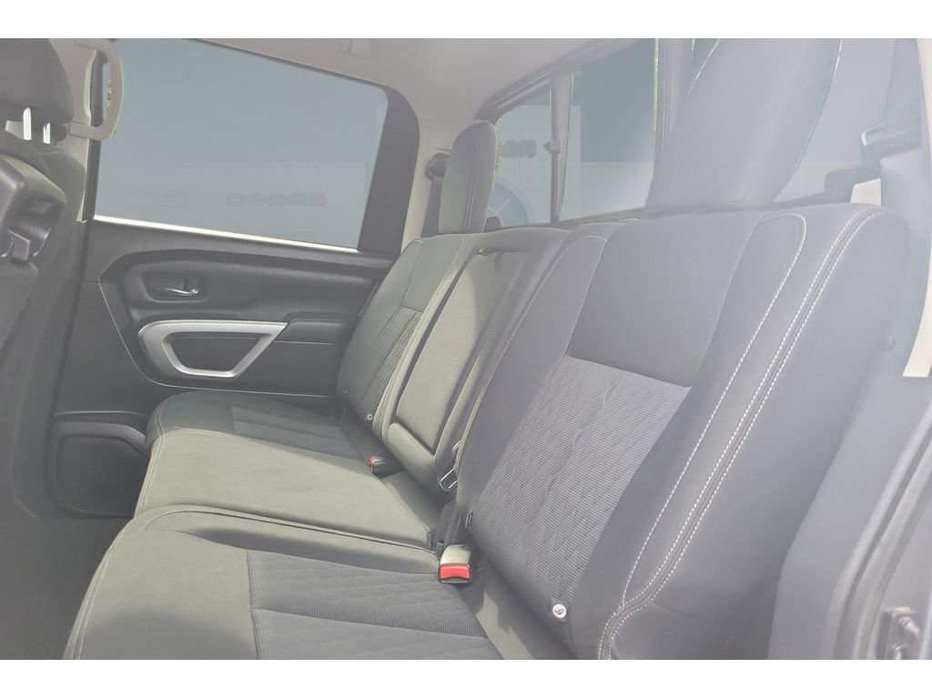 Used 2018 Nissan Titan SV RWD image 15
