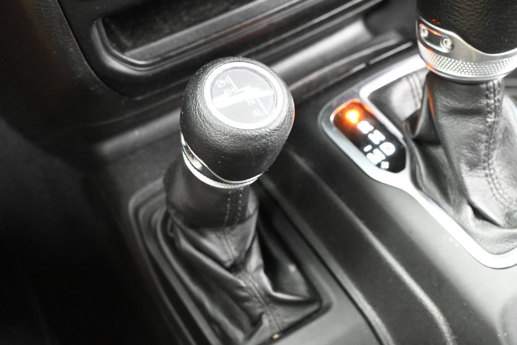 Used 2021 Jeep Gladiator Sport AWD/4WD image 21