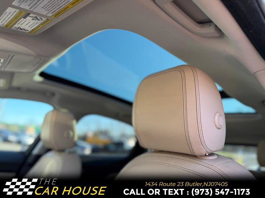 Used 2017 Jaguar F-PACE Prestige image 15