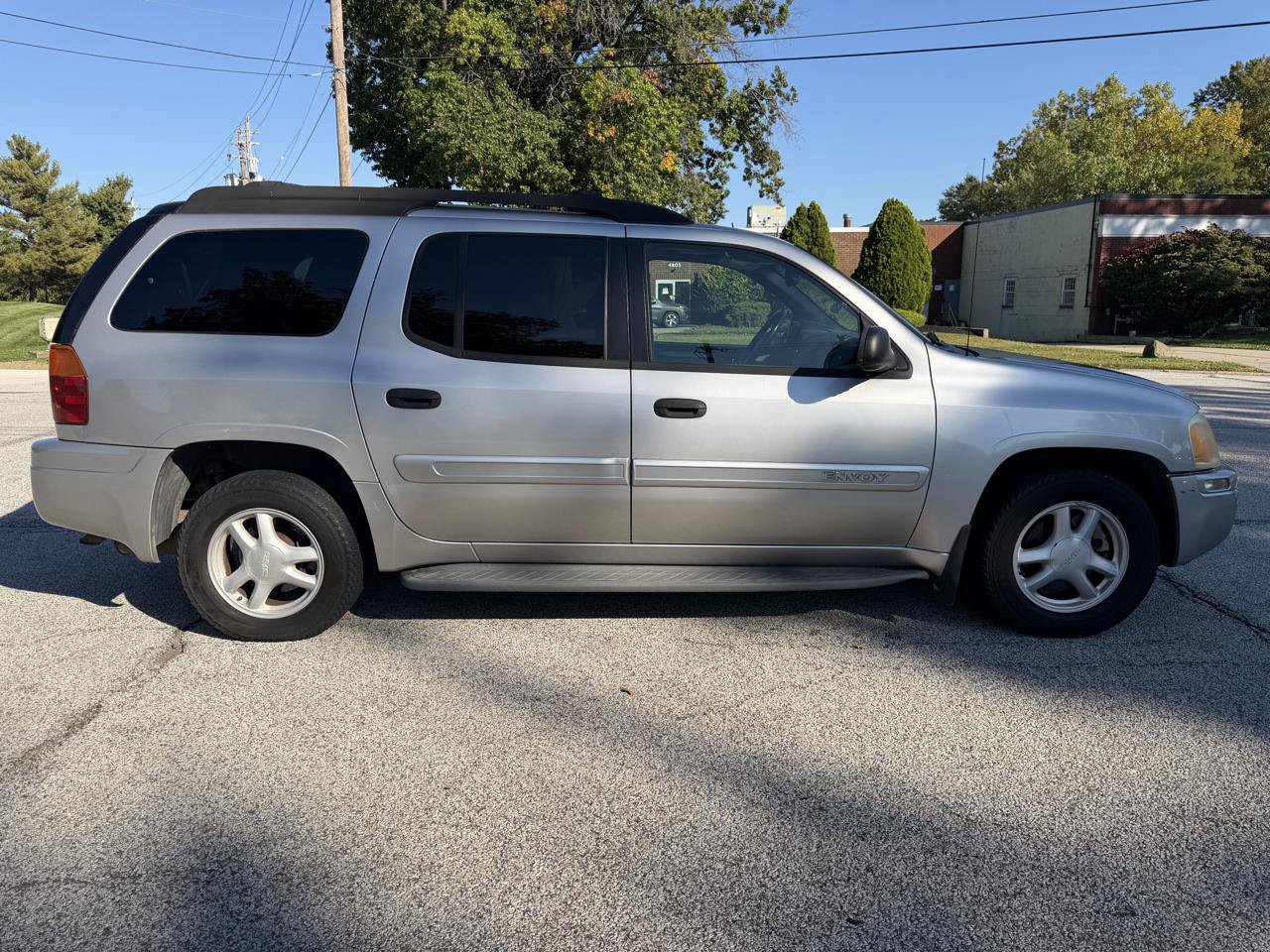 Used 2004 GMC Envoy XL SLE w/ 1SB Preferred Equipment Group AWD/4WD image 4