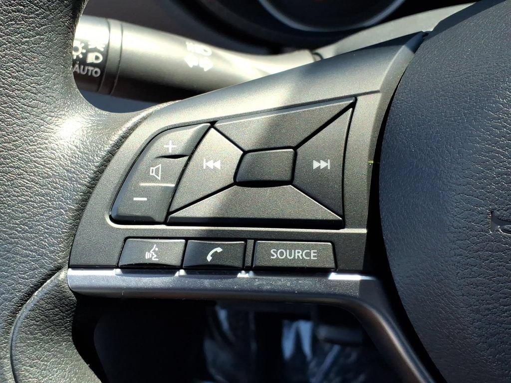 Used 2022 Nissan Versa S FWD image 22