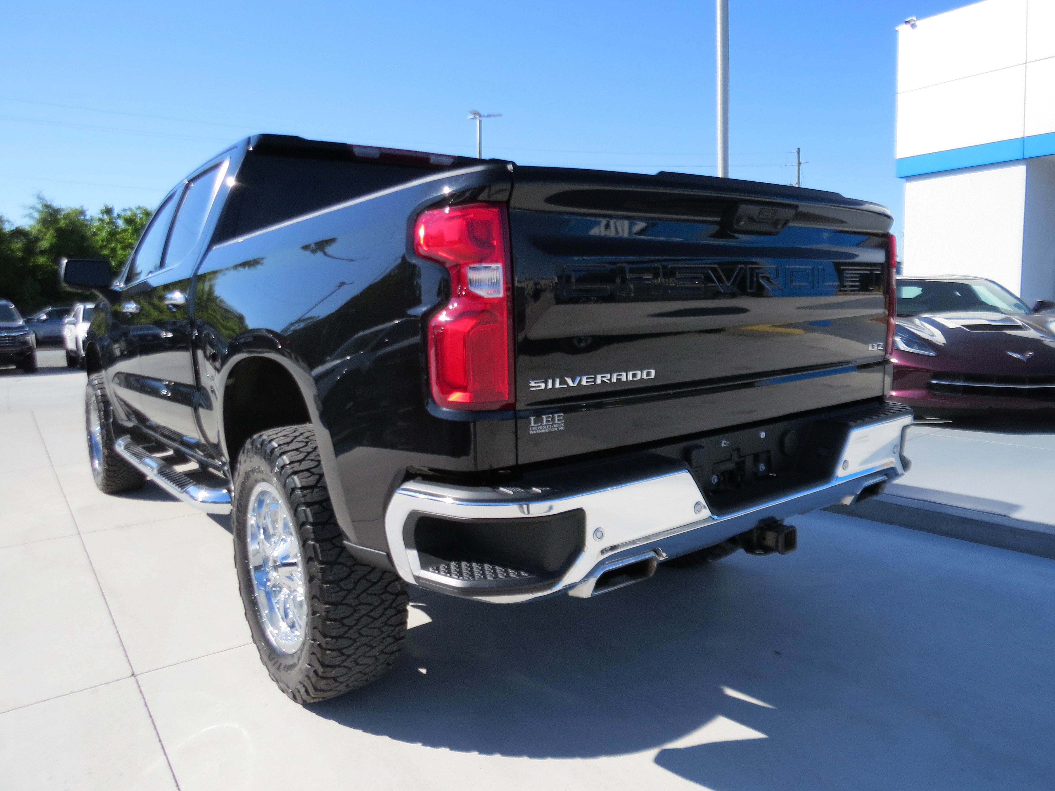 Used 2023 Chevrolet Silverado 1500 LTZ AWD/4WD image 5