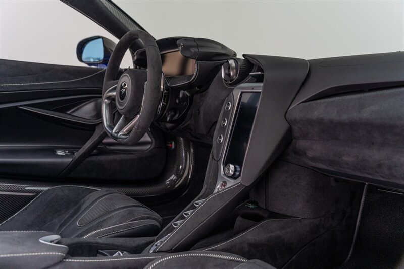 Used 2024 McLaren 750S Spider RWD image 63