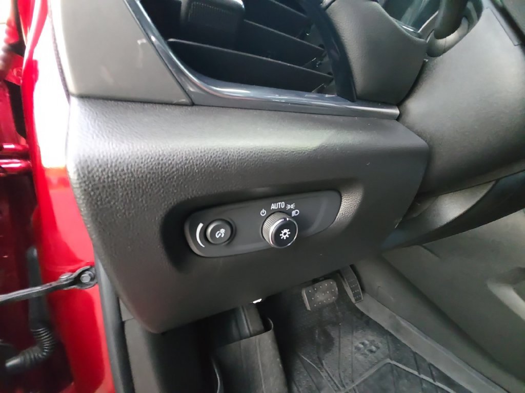 Used 2023 Chevrolet Traverse LT w/ Rear Camera Mirror Package AWD/4WD image 32