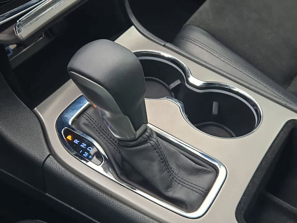 Used 2019 Jeep Grand Cherokee Laredo w/ Laredo X Package RWD image 32