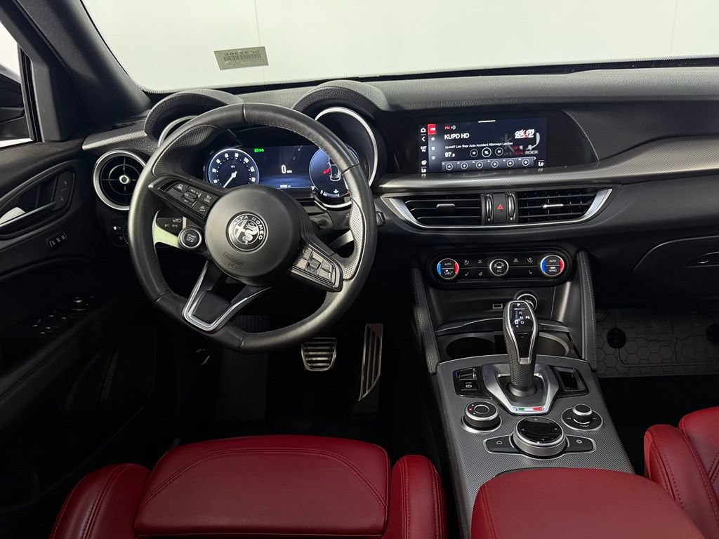 Used 2024 Alfa Romeo Stelvio Veloce AWD/4WD image 16