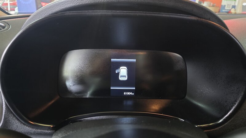 Used 2023 Kia Soul LX w/ LX Technology Package FWD image 12