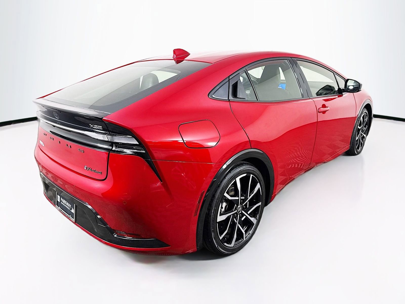Used 2024 Toyota Prius Prime Premium FWD image 7