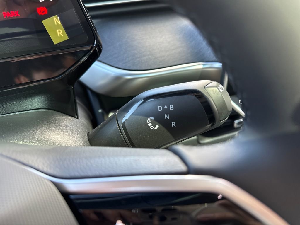 New 2025 Volkswagen ID. Buzz Pro S Plus AWD/4WD image 16