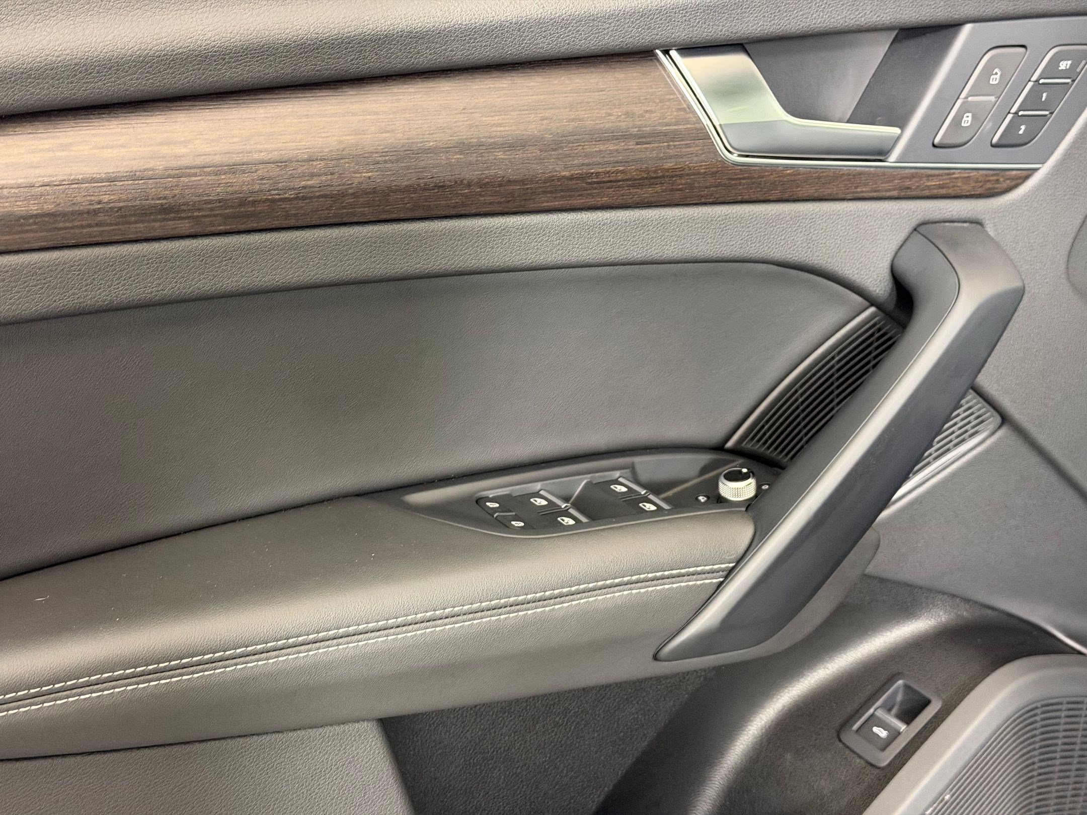 Used 2023 Audi Q5 2.0T Premium Plus w/ Premium Plus Package image 14