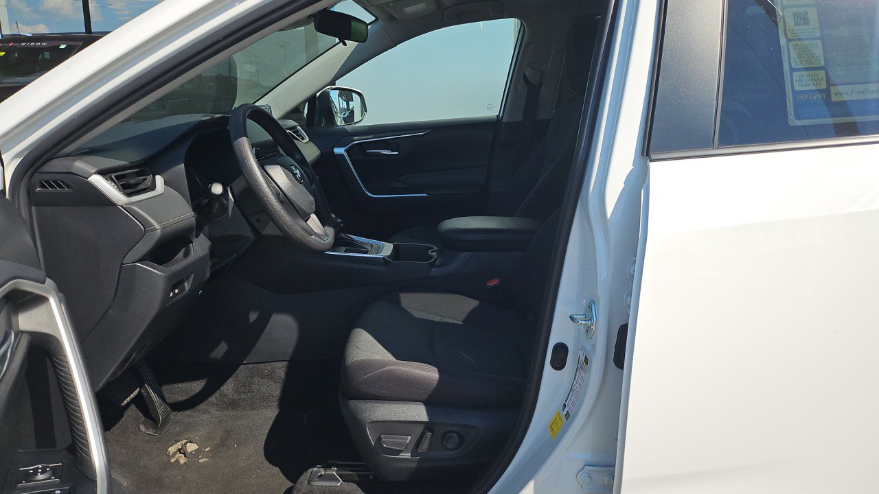 Used 2023 Toyota RAV4 XLE image 11