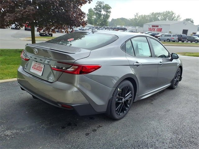 New 2026 Toyota Camry SE image 4