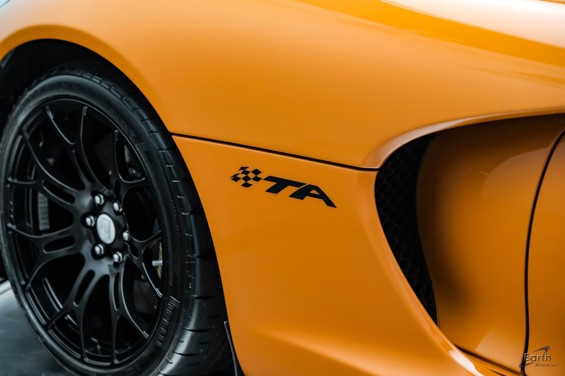 Used 2014 SRT Viper SRT-10 RWD image 39