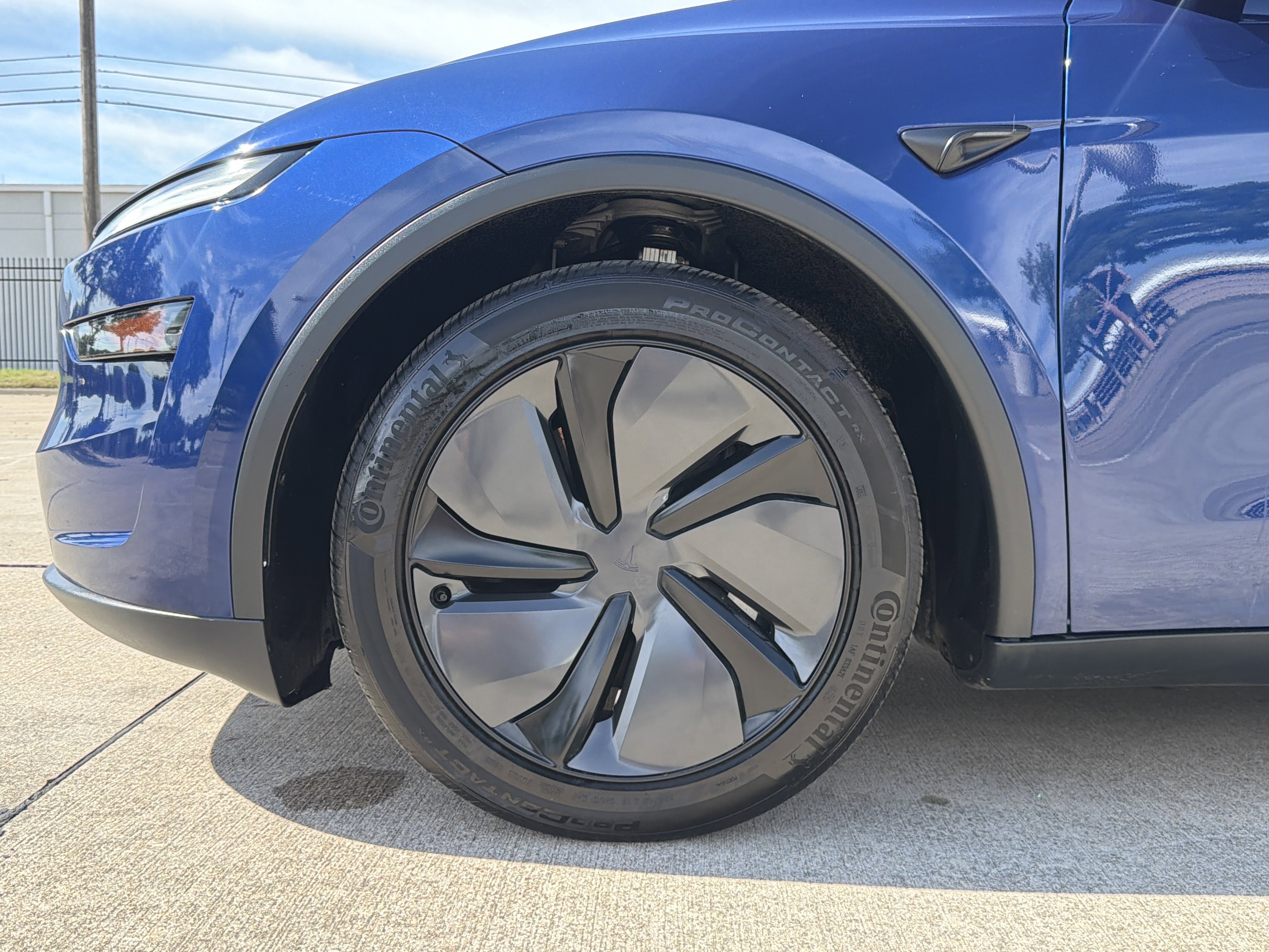 Used 2026 Tesla Model Y Long Range AWD/4WD image 9