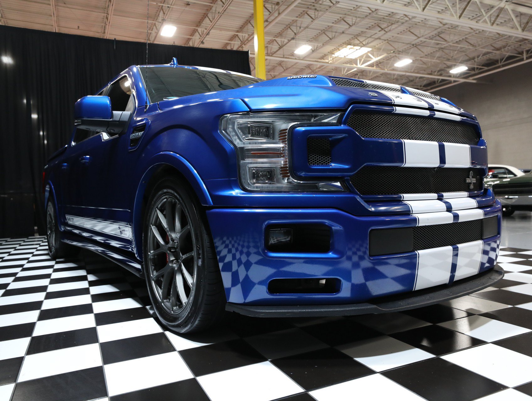 Used 2018 Ford F150 Lariat w/ Equipment Group 502A Luxury AWD/4WD image 15