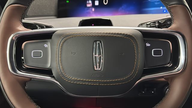 Used 2025 Lincoln Navigator L Reserve AWD/4WD image 16