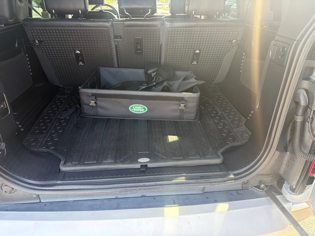 Used 2020 Land Rover Defender 110 SE AWD/4WD image 23